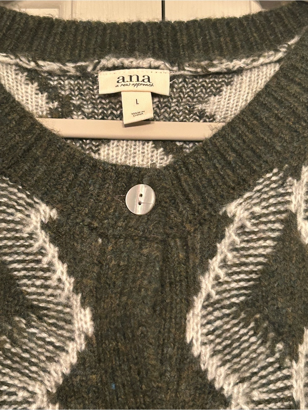 a.n.a Grey and Cream Short-Sleeve Patterned Cardigan Sweater NWOT - Picture 2 of 4